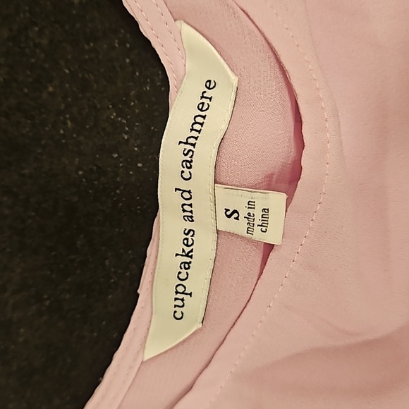 đź’•CUPCAKES AND CASHMEREđź’• Chiffon Sleeveless Blouse ~ Light Pink NWOT - Picture 5 of 5